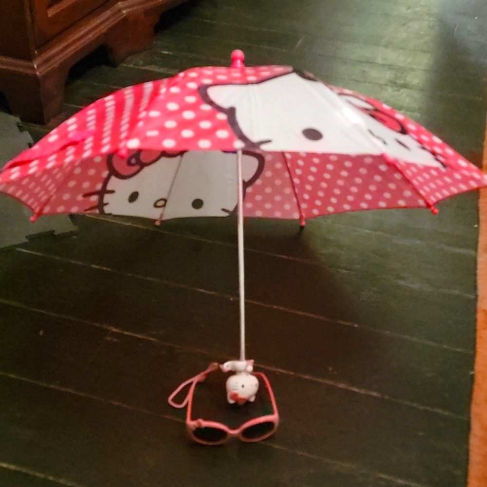 Hello Kitty Umbrella and Sunnies 🕶
